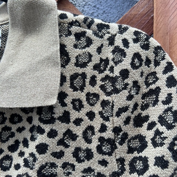 Anthropologie leopard print top - Picture 6 of 11